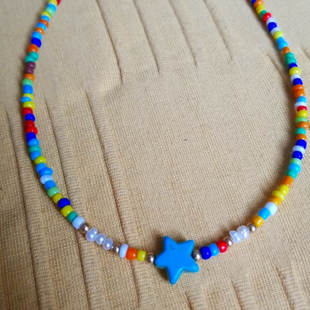 2 Necklaces - Picture 3 of 5